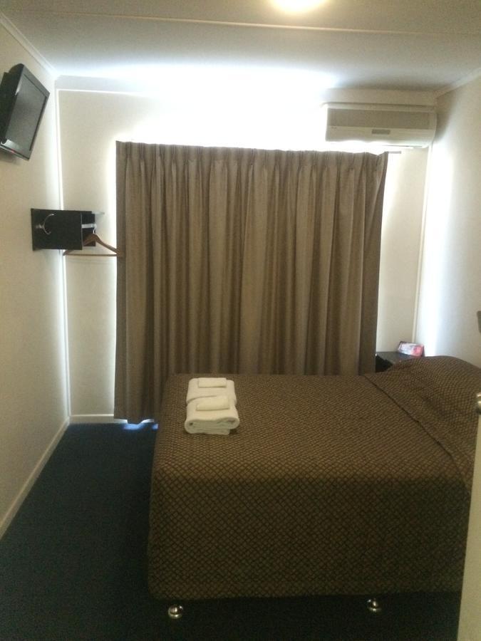 Motel The Commercial