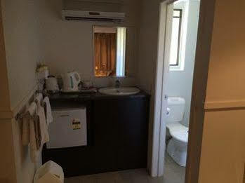 The Commercial Motel 2*