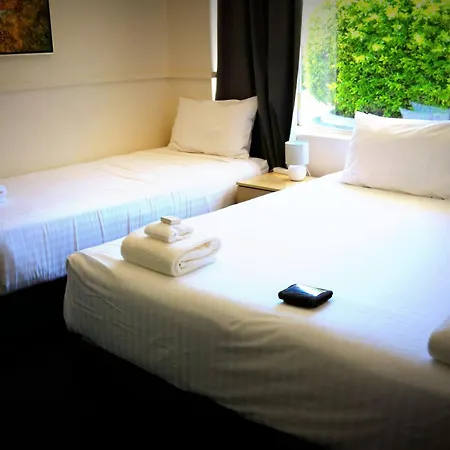 The Commercial Hotel Motel Chinchilla Exterior photo