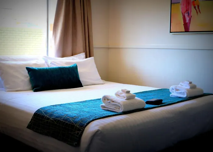 The Commercial Hotel Motel