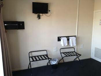 Motel The Commercial 2*